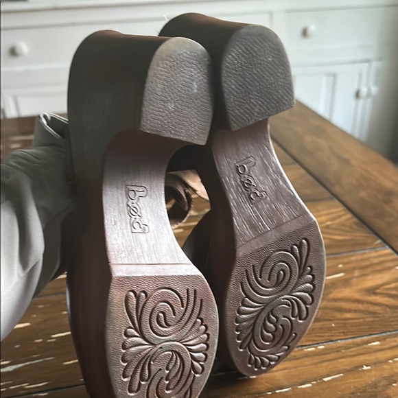 b.o.c. Brown Mules with Platform Sole - Picture 7 of 9